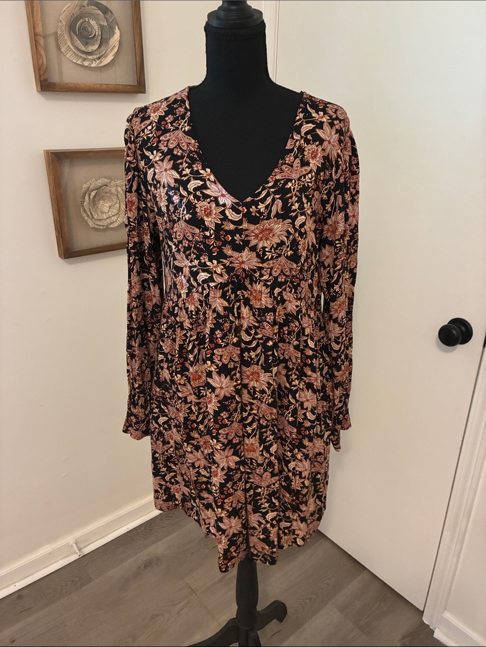 Knox Rose Floral V-Neck Long Sleeve Mini Dress